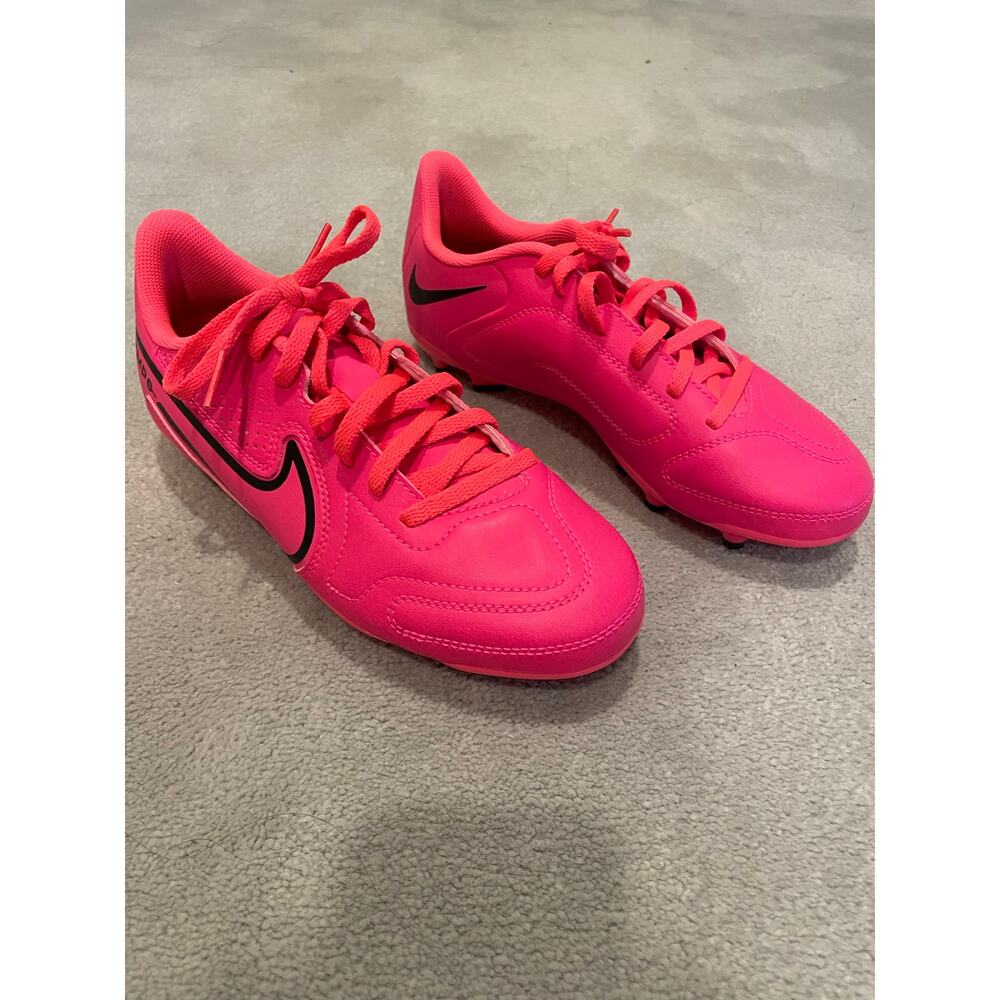 Nike Jr. Tiempo Maestro Club Low-Top Soccer Cleats 4.5